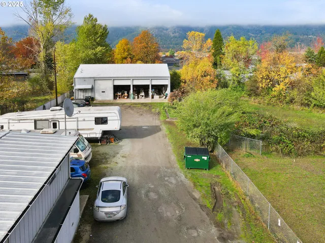 $589,900 | 333 South Old Pacific Highway, Myrtle Creek, OR 97457