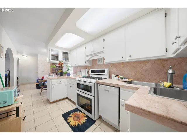 $589,900 | 333 South Old Pacific Highway, Myrtle Creek, OR 97457