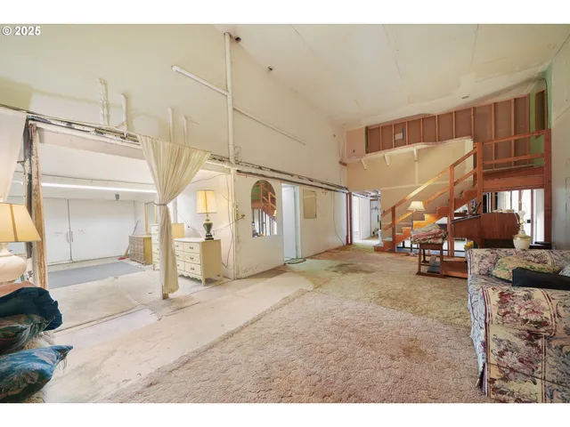 $589,900 | 333 South Old Pacific Highway, Myrtle Creek, OR 97457