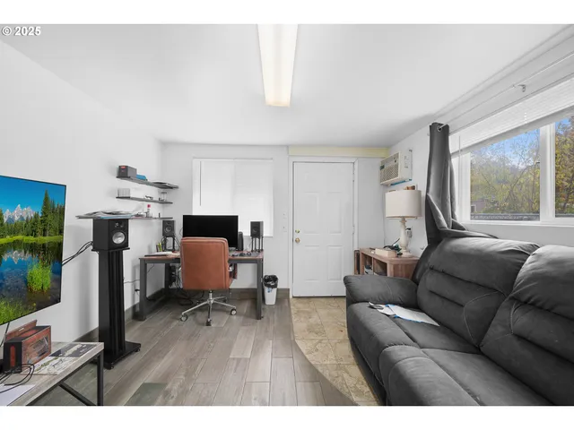 $589,900 | 333 South Old Pacific Highway, Myrtle Creek, OR 97457