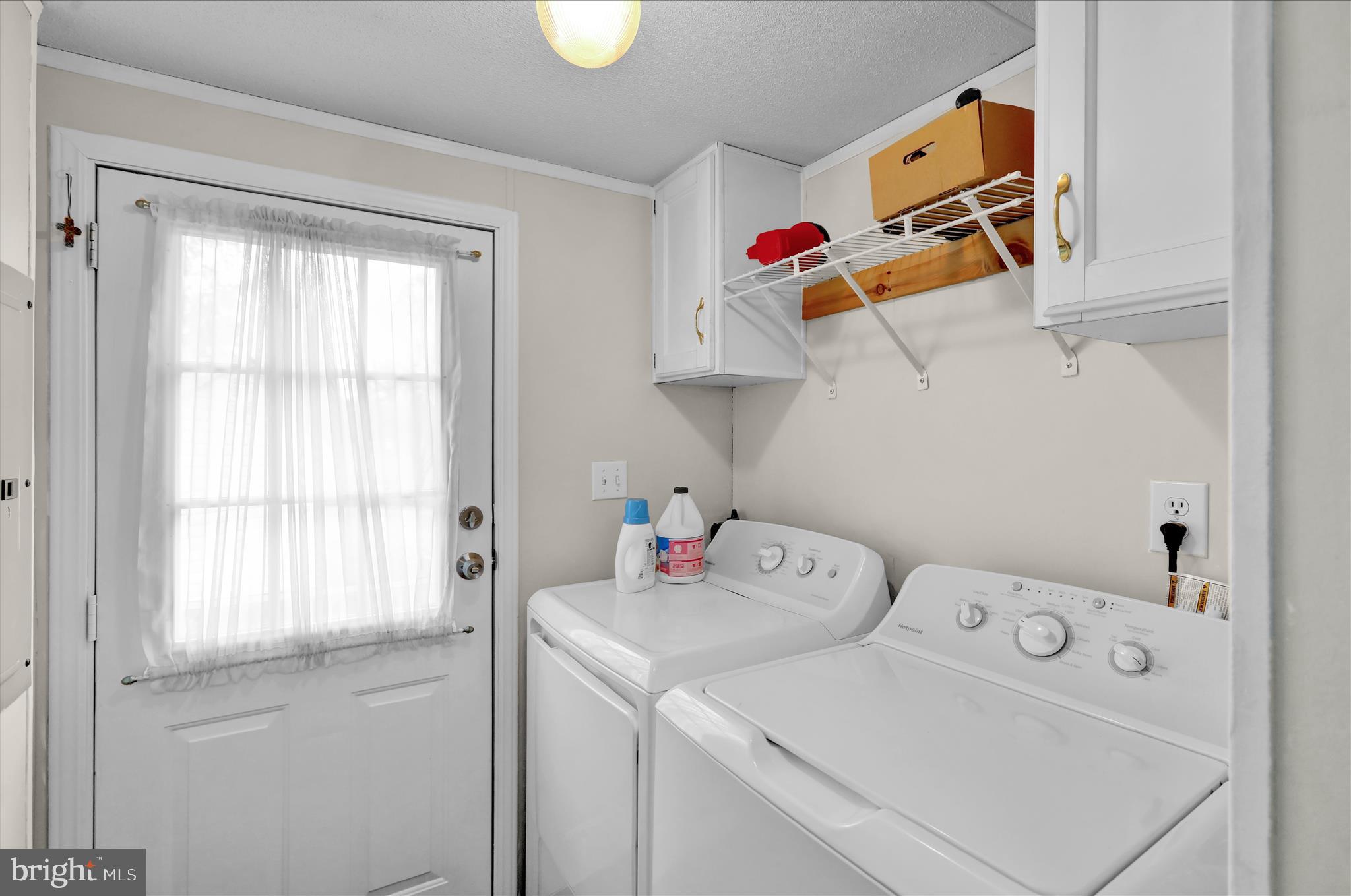 8758 Turkey Ridge Road Breinigsville, PA 18031 - Photo 19 of 29 a utility room with dryer and washer