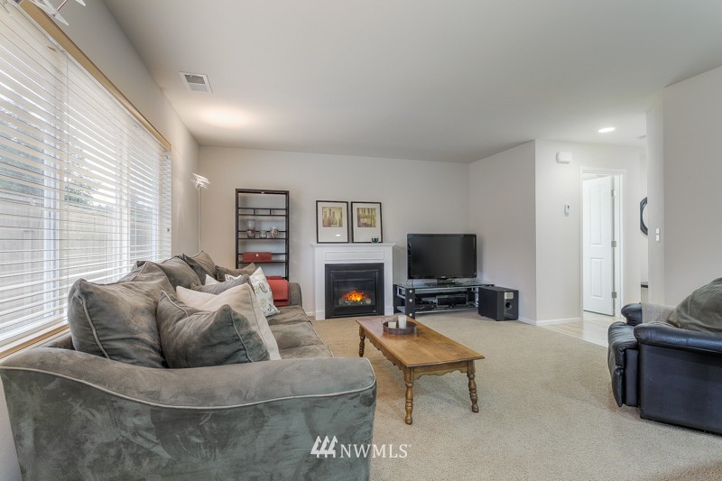 4210 167th Place Southeast Bothell, WA 98012 - Photo 4 of 19