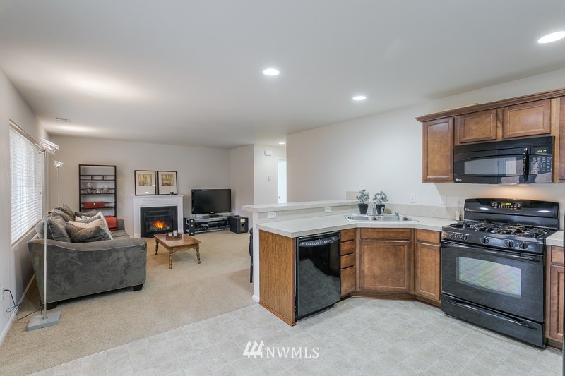 4210 167th Place Southeast Bothell, WA 98012 - Photo 8 of 19
