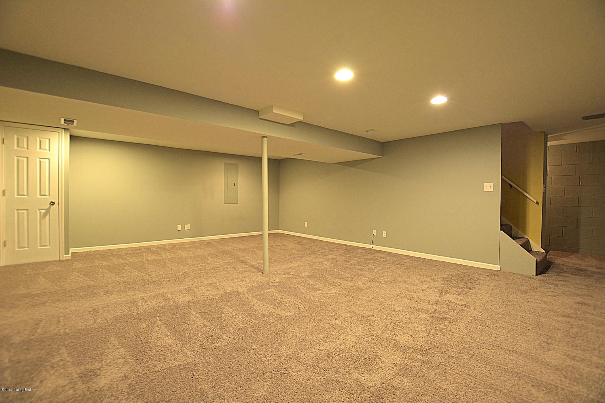 6303 Mandeville Road Louisville, KY 40228 - Photo 30 of 37 DSC_0198 (2100x1400)