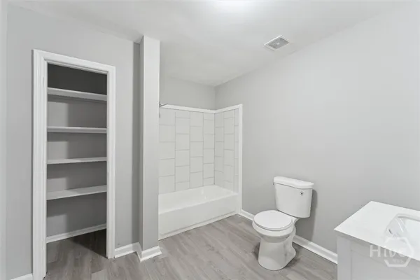 $1,300 | 2120 Bulloch Street, Unit 2122, Savannah, GA 31415