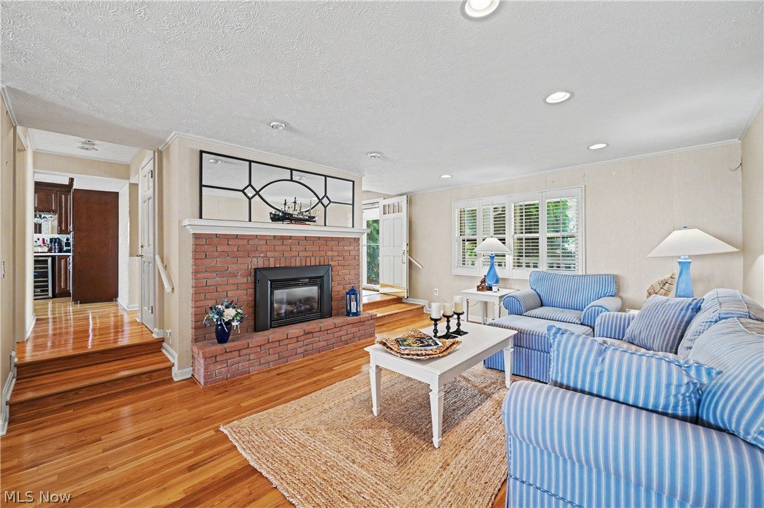 1300 Lake Road Conneaut, OH 44030 - Photo 14 of 45 west wing living room