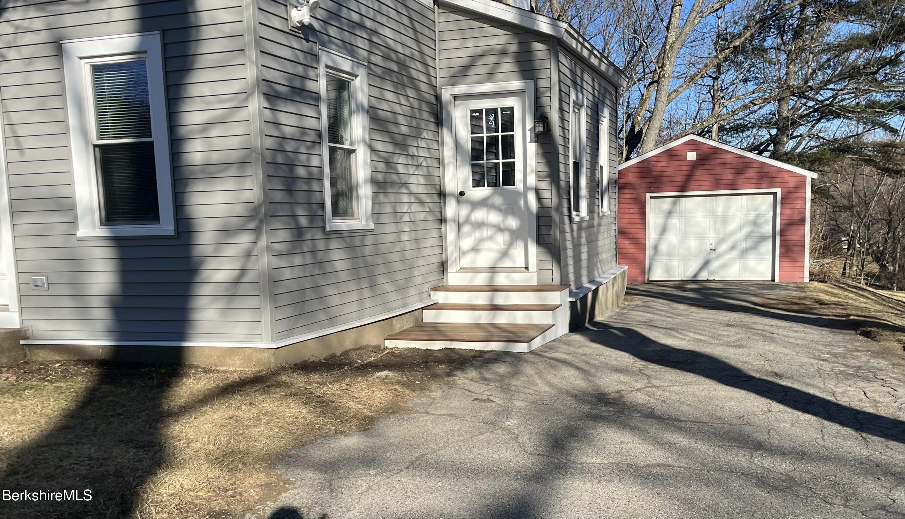 40 Stearns Avenue Pittsfield, MA 01201 - Photo 25 of 25 a view of house with yard