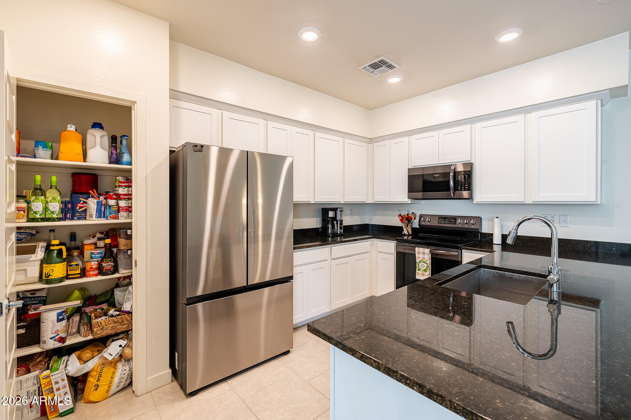 2750 South Voyager Drive, Unit 101 Gilbert, AZ 85295 - Photo 12 of 36 Kitchen
