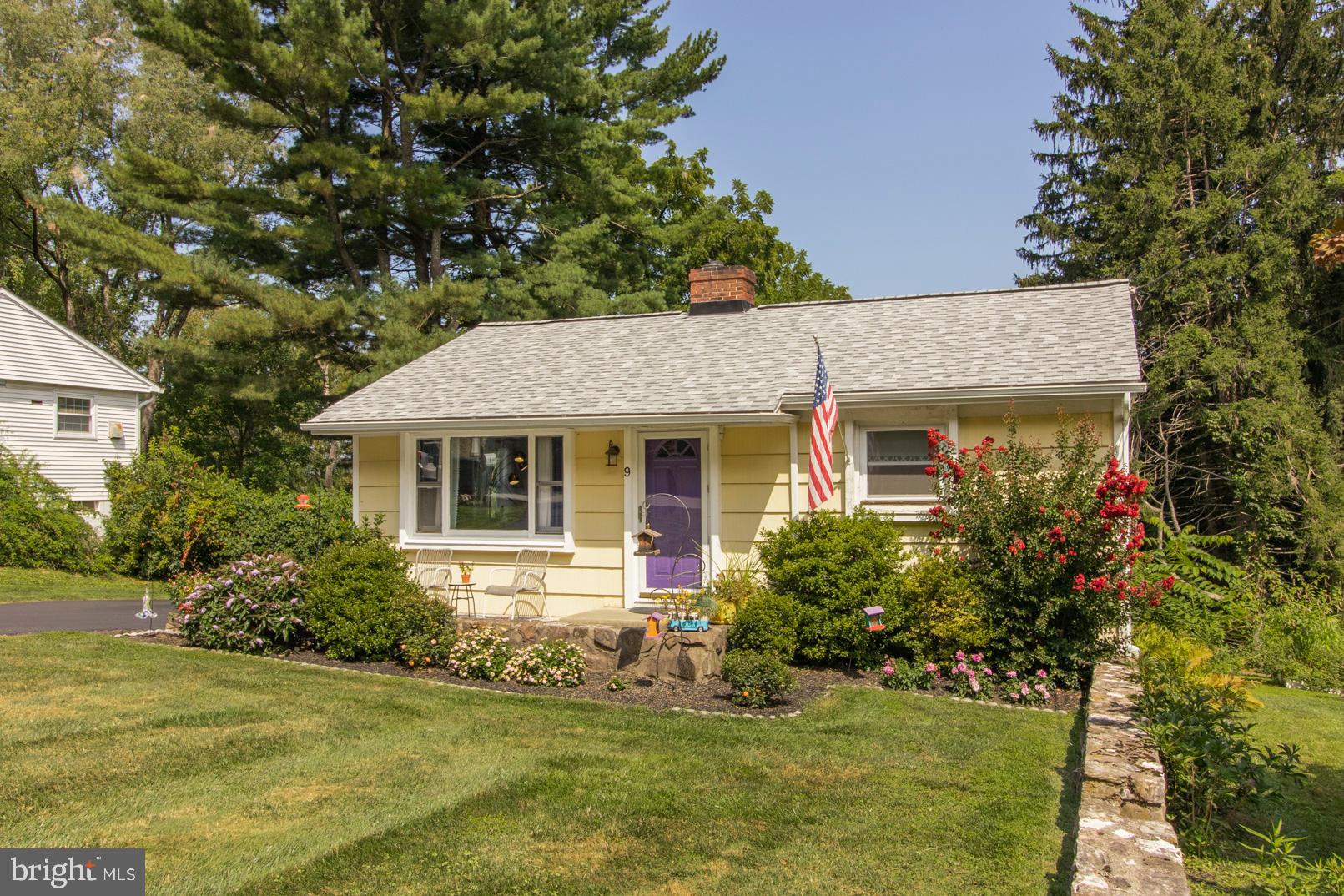 9 Fahnestock Road Malvern, PA 19355 - Photo 3 of 37