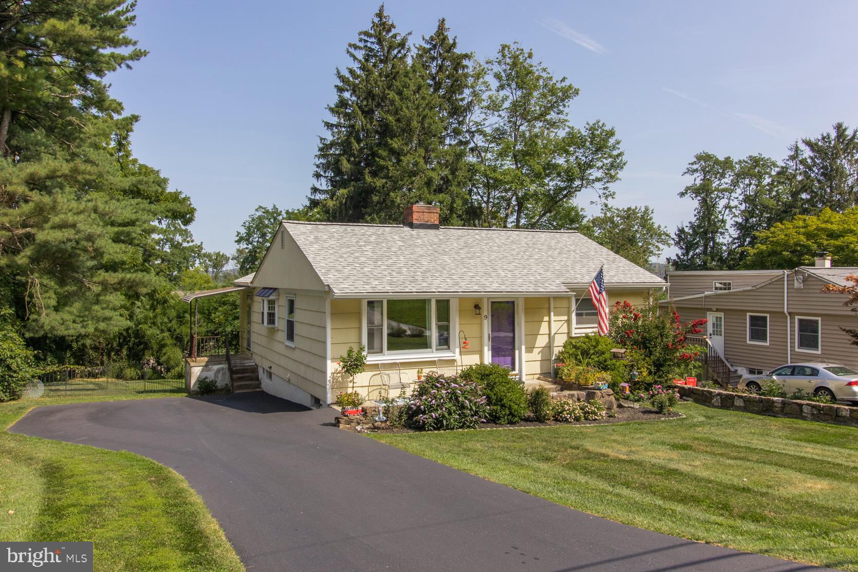 9 Fahnestock Road Malvern, PA 19355 - Photo 4 of 37