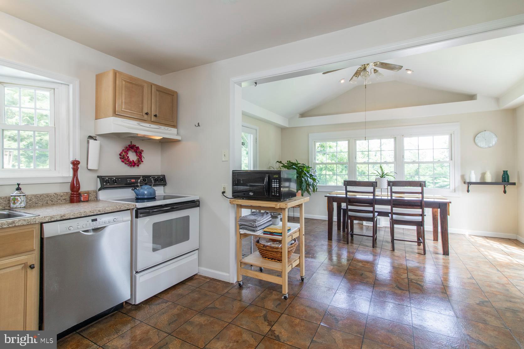 9 Fahnestock Road Malvern, PA 19355 - Photo 10 of 37