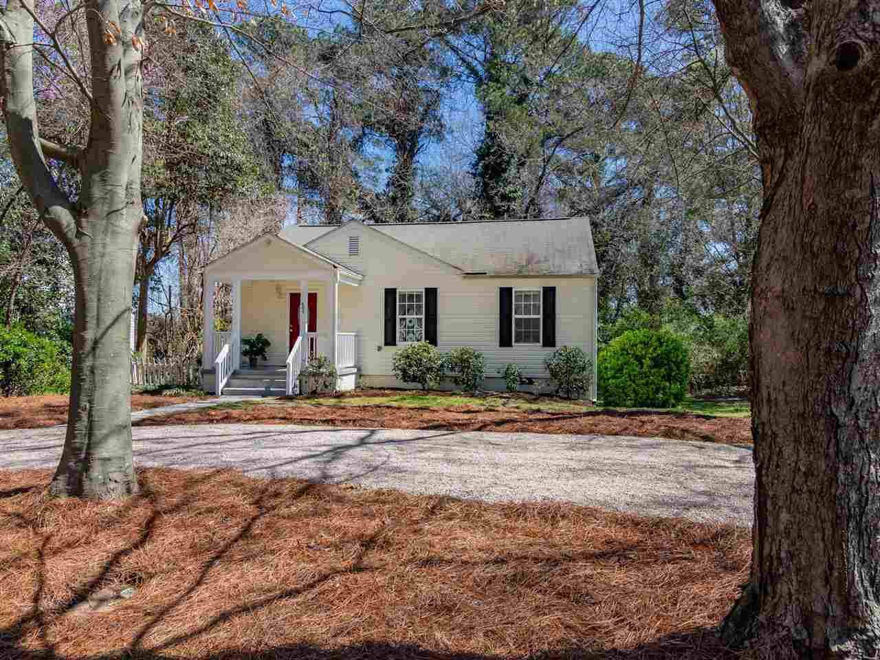 400 Colleton Road Raleigh, NC 27610 - Photo 3 of 23 ...with a big circular driveway