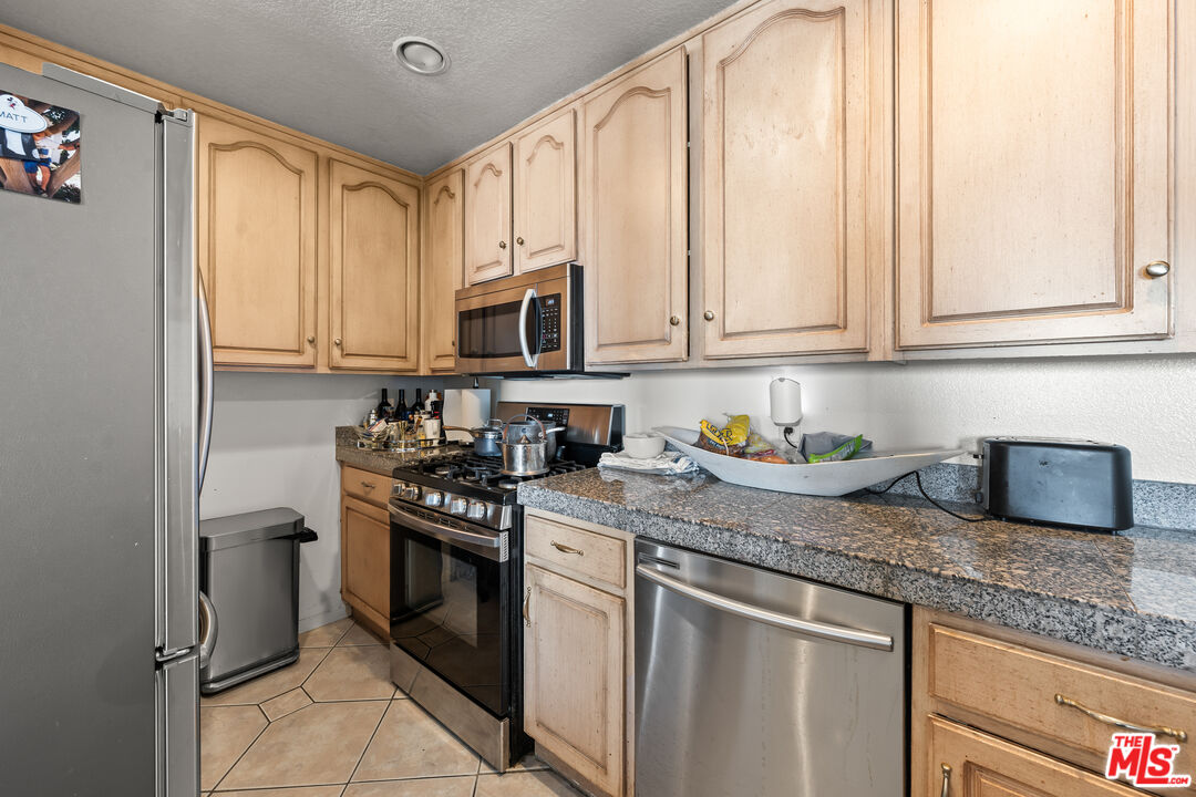 11535 Rochester Avenue, Unit 301 Los Angeles, CA 90025 - Photo 15 of 32