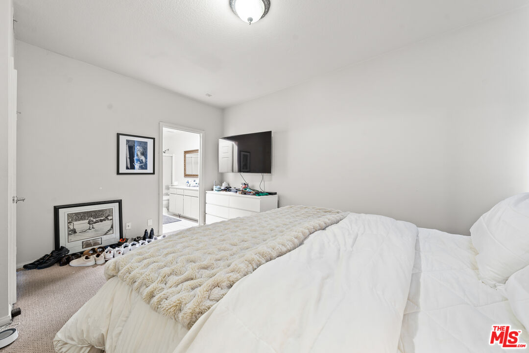 11535 Rochester Avenue, Unit 301 Los Angeles, CA 90025 - Photo 25 of 32