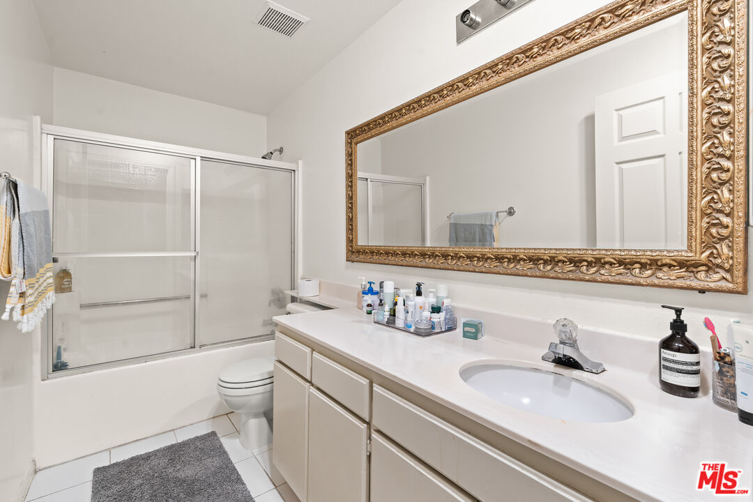 11535 Rochester Avenue, Unit 301 Los Angeles, CA 90025 - Photo 26 of 32