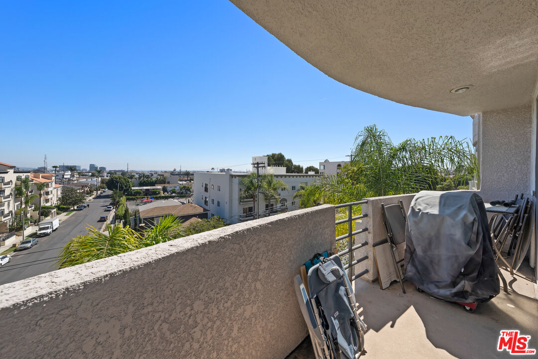 11535 Rochester Avenue, Unit 301 Los Angeles, CA 90025 - Photo 29 of 32