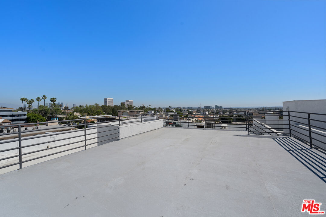 11535 Rochester Avenue, Unit 301 Los Angeles, CA 90025 - Photo 31 of 32
