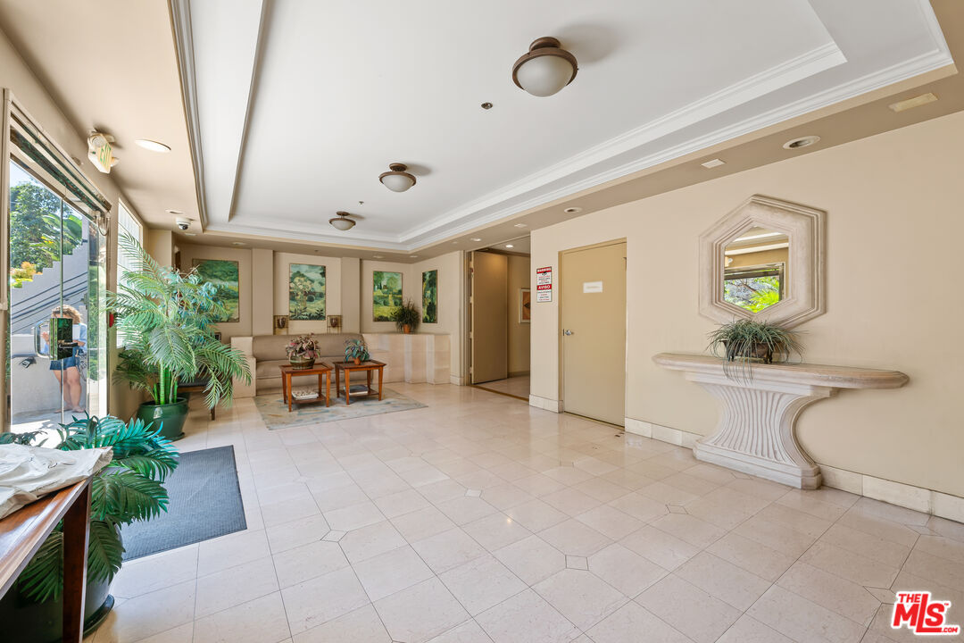 11535 Rochester Avenue, Unit 301 Los Angeles, CA 90025 - Photo 7 of 32
