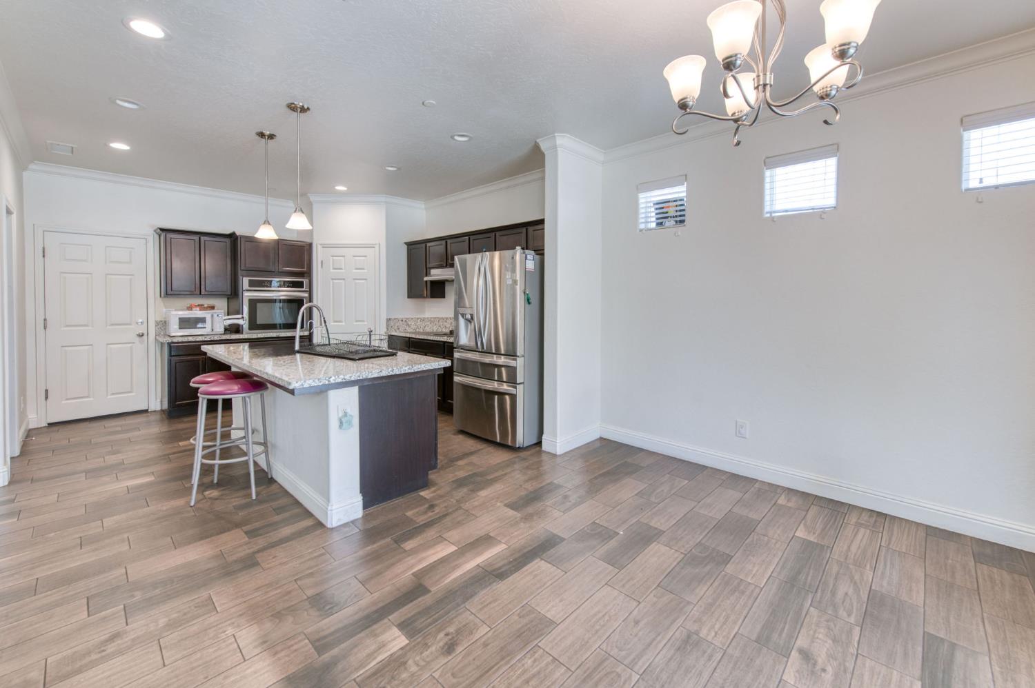 1732 Cleveland Street Selma, CA 93662 - Photo 5 of 35
