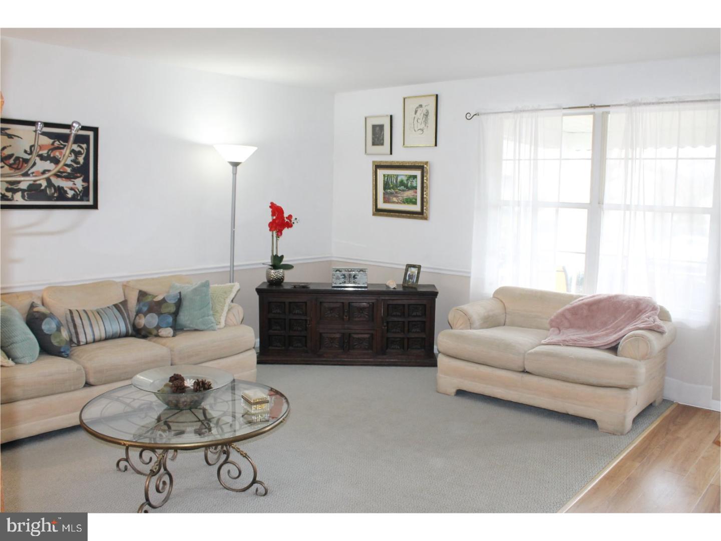 125 South Timber Road Holland, PA 18966 - Photo 3 of 25 Living Room