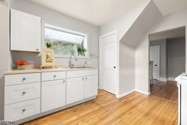 $2,750 | 482 Springfield Avenue, Unit 1, Berkeley Heights, NJ 07922