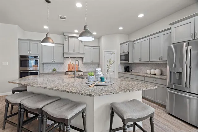 $825,000 | 1121 Treeline Drive, Argyle, TX 76226