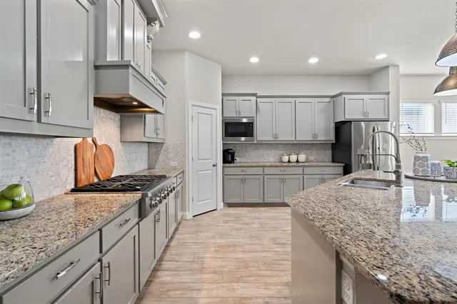 $825,000 | 1121 Treeline Drive, Argyle, TX 76226