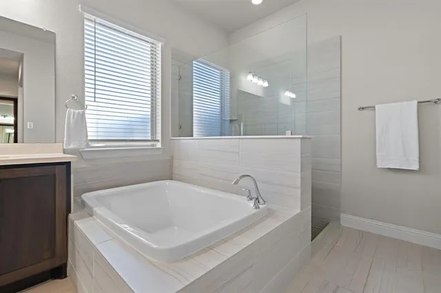 $825,000 | 1121 Treeline Drive, Argyle, TX 76226