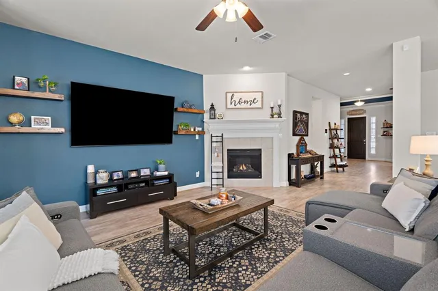 $825,000 | 1121 Treeline Drive, Argyle, TX 76226