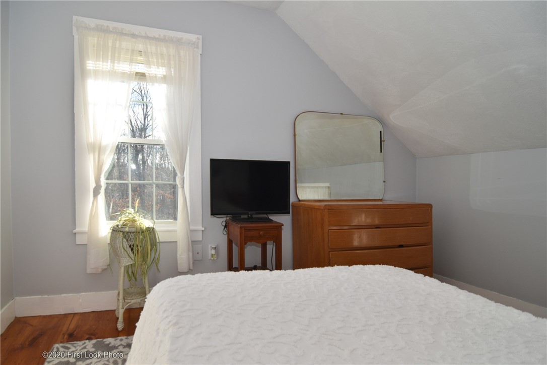 151 N Road Burrillville, RI 02859 - Photo 19 of 32