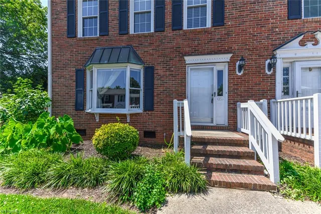 $1,500 | 307 College Road, Greensboro, NC 27410