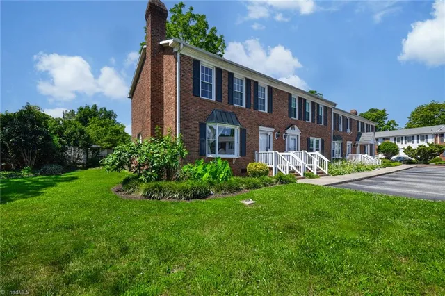 $1,500 | 307 College Road, Greensboro, NC 27410