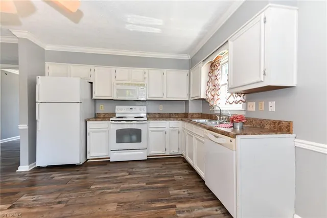 $1,500 | 307 College Road, Greensboro, NC 27410