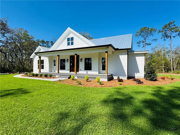 $599,900 | 194 Piney Bluff Road, Waverly, GA 31565