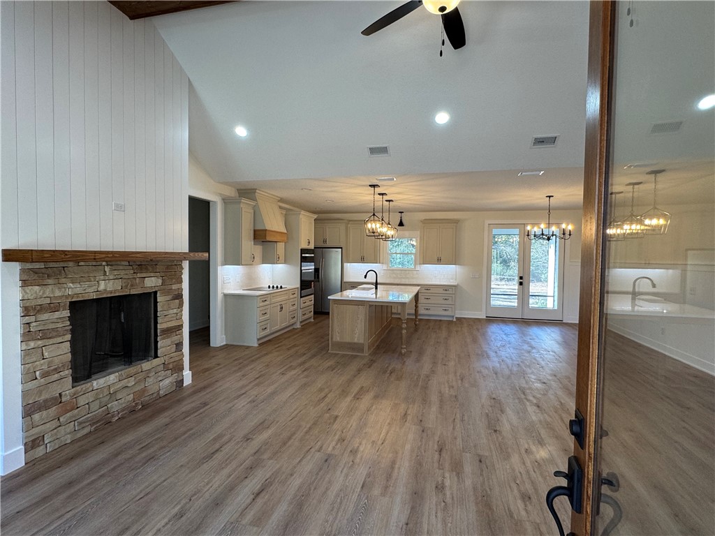 194 Piney Bluff Road Waverly, GA 31565 - Photo 12 of 36 Front door to living room