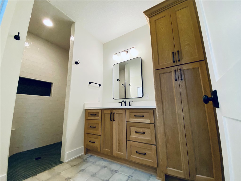 194 Piney Bluff Road Waverly, GA 31565 - Photo 26 of 36 Master/Primary Bath room. Vanity 1