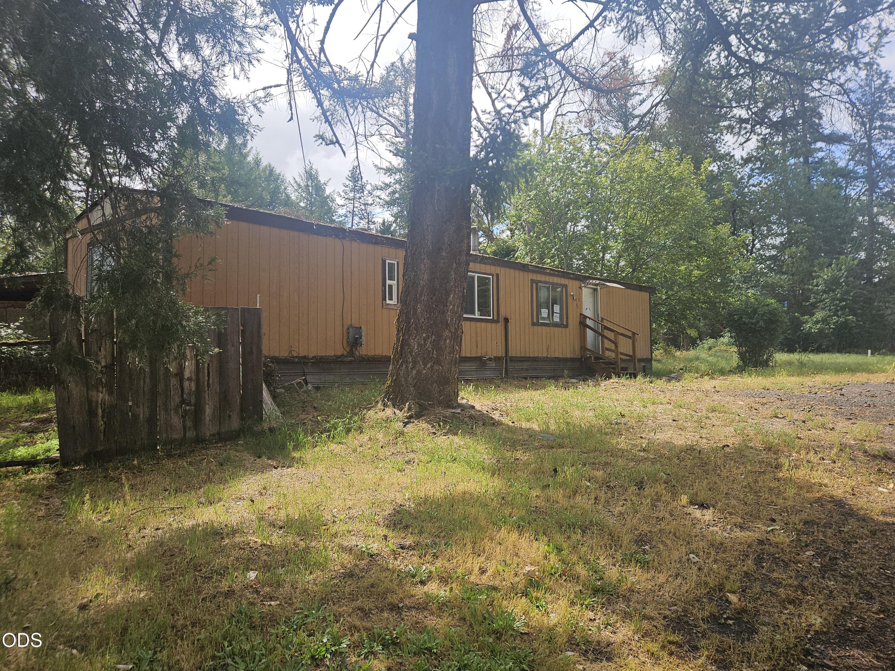 2062 Lampman Road Gold Hill, OR 97525 - Photo 5 of 22