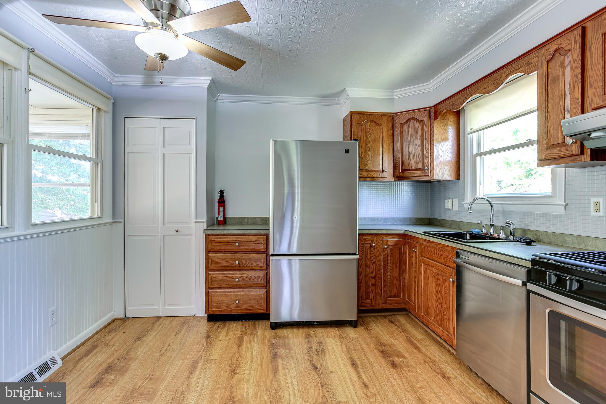 1519 Marsha Road Baltimore, MD 21227 - Photo 9 of 36 Kitchen