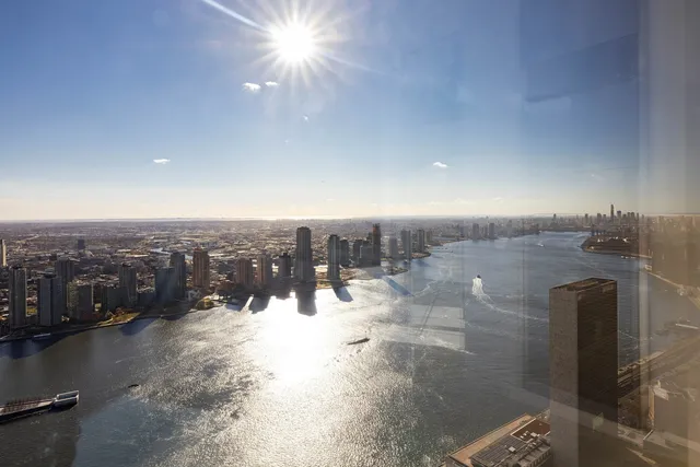 a view of entryway with outdoor area