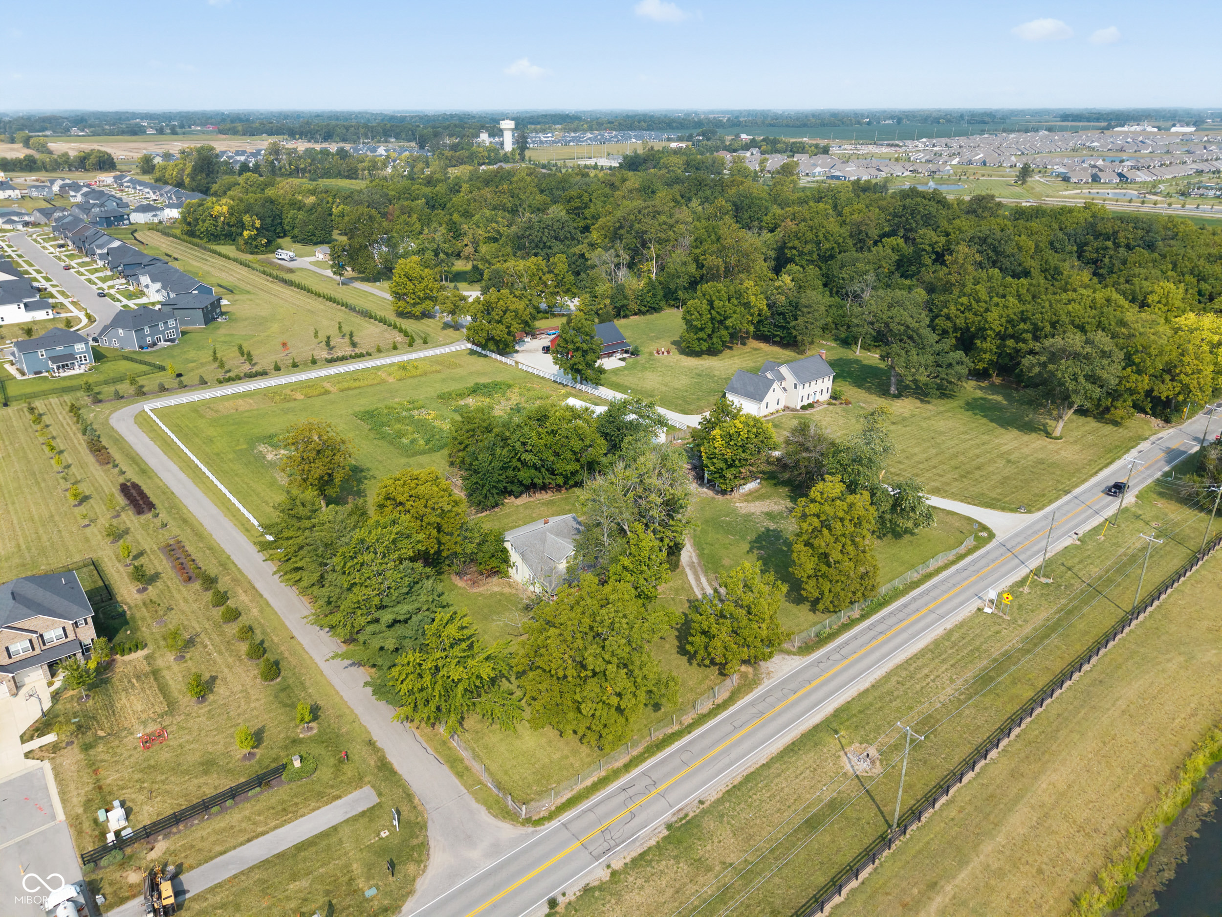 19006 Spring Mill Road Sheridan, IN 46069 - Photo 3 of 16 Gallery Image 3