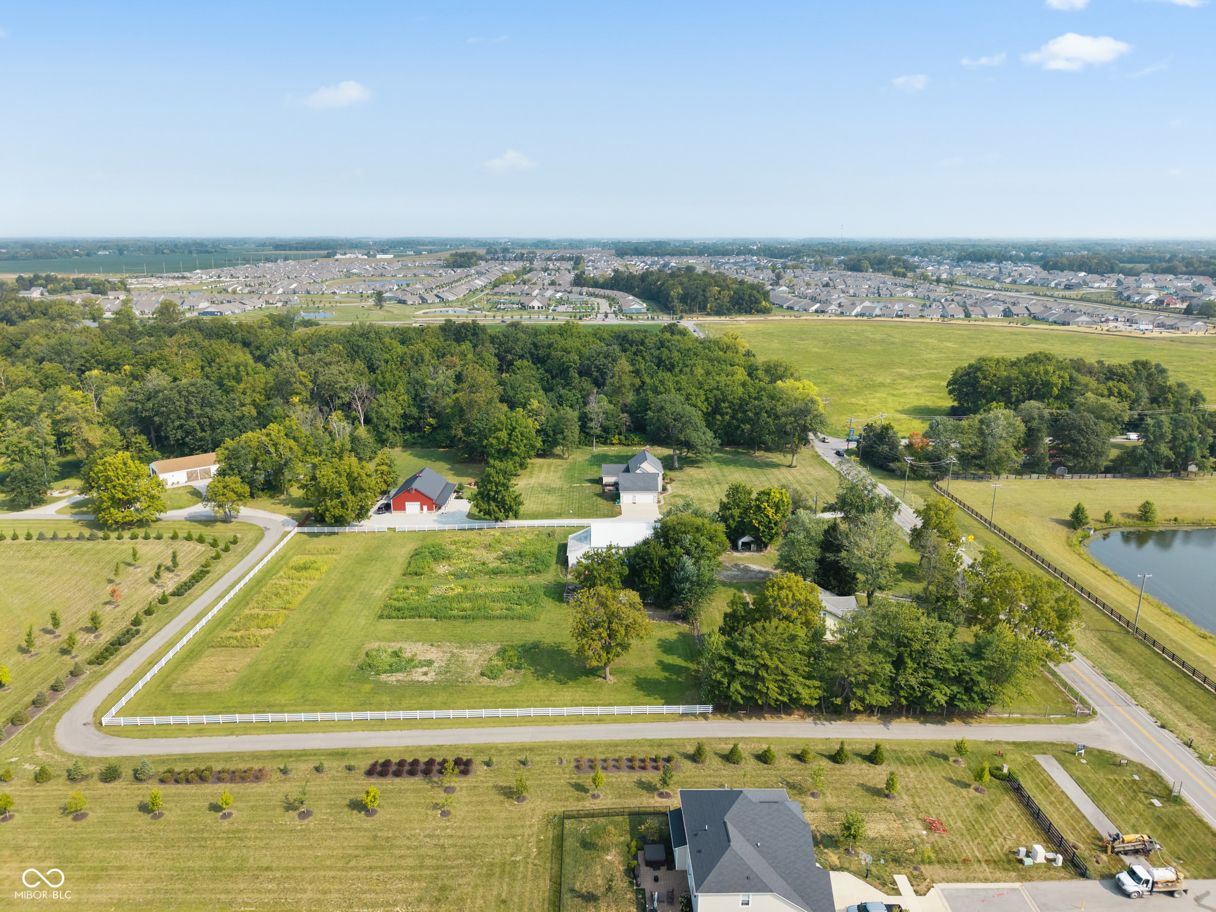 19006 Spring Mill Road Sheridan, IN 46069 - Photo 4 of 16 Gallery Image 4