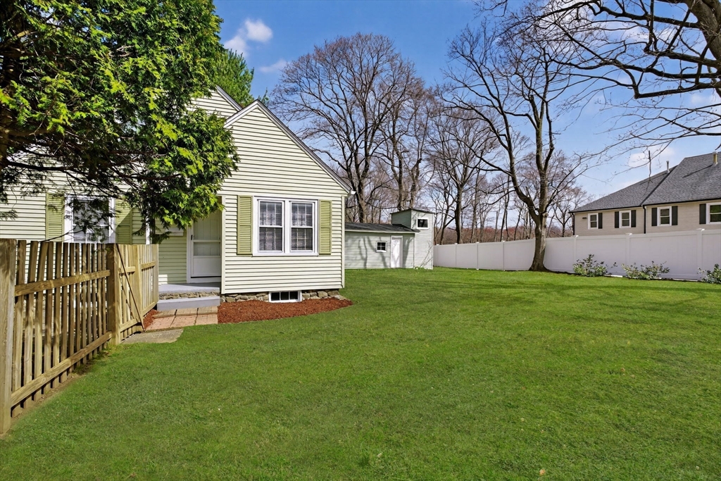 41 Clinton Street Marlborough, MA 01752 - Photo 3 of 26 a view of a house with a yard