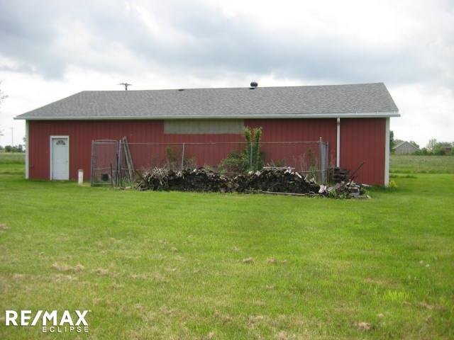 7201 Emmett Road Yale, MI 48097 - Photo 9 of 60 50075991-8.JPG