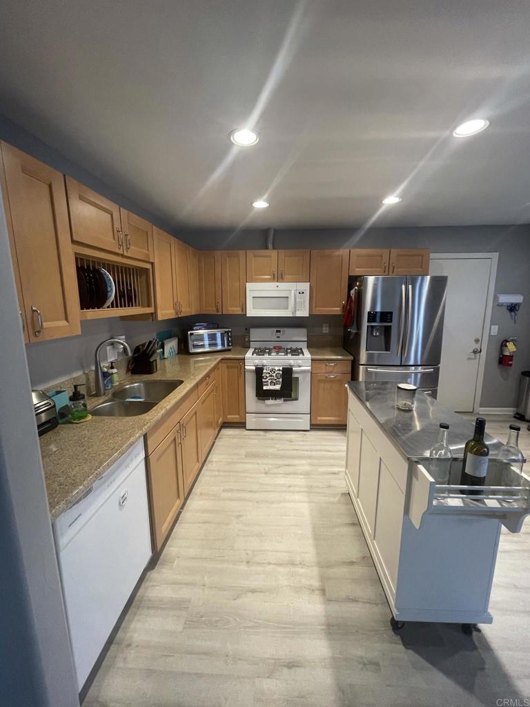656 Roja Street Oceanside, CA 92057 - Photo 11 of 21
