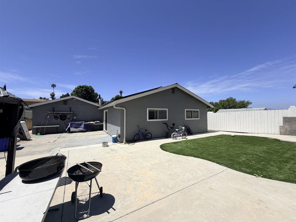 656 Roja Street Oceanside, CA 92057 - Photo 4 of 21