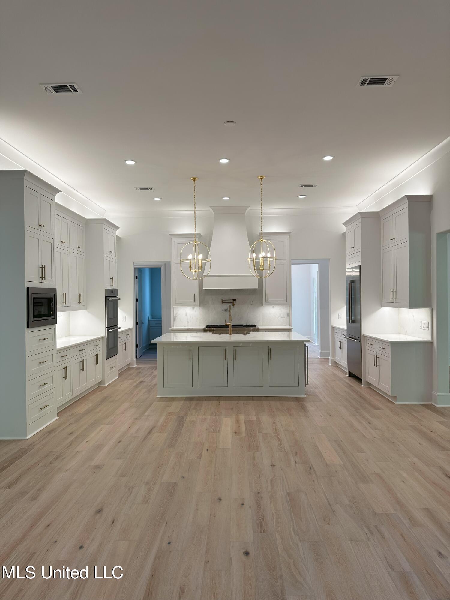 103 Bridgewater Bend Ridgeland, MS 39157 - Photo 2 of 14 Kitchen