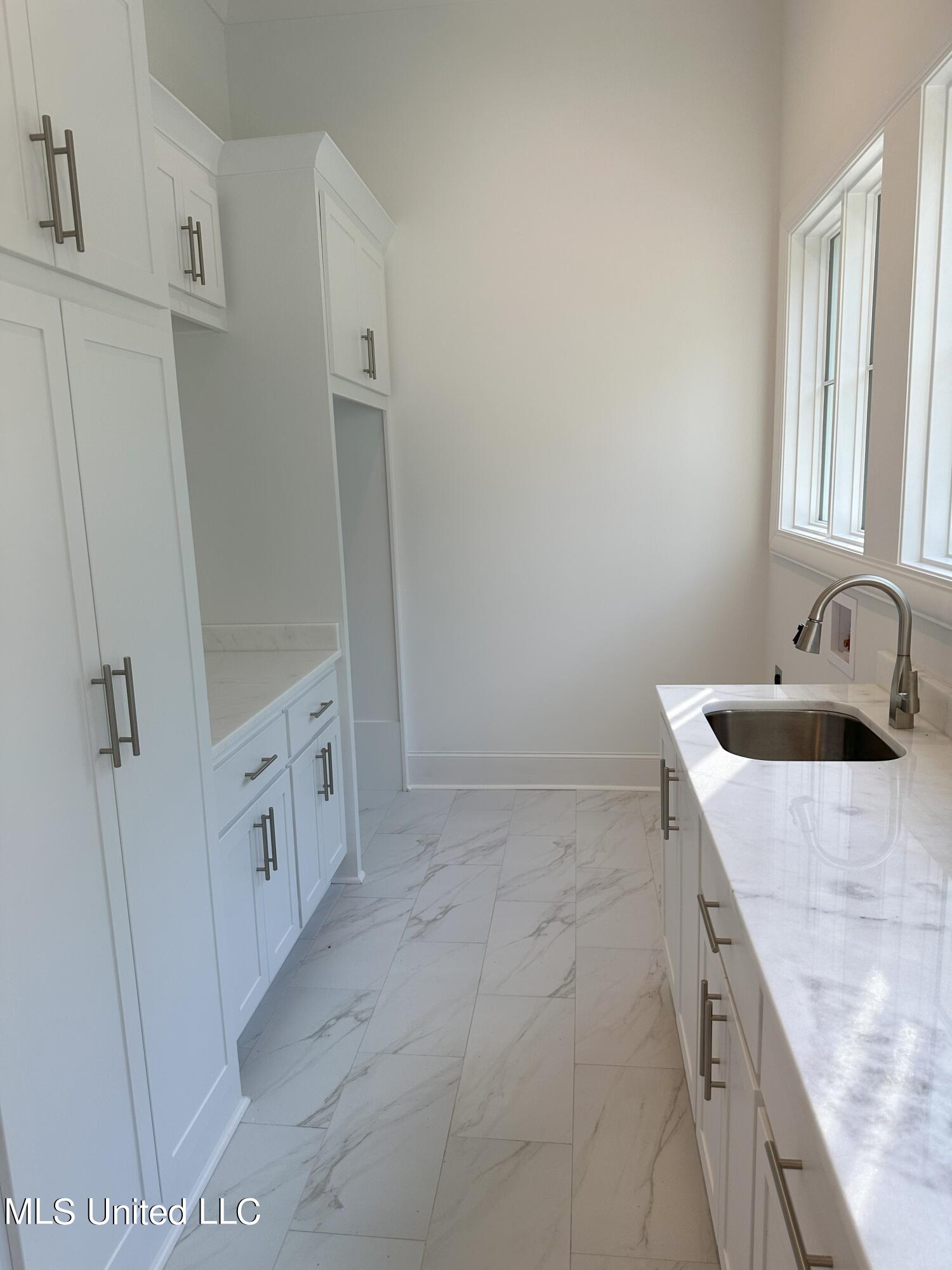 103 Bridgewater Bend Ridgeland, MS 39157 - Photo 3 of 14 Laundry