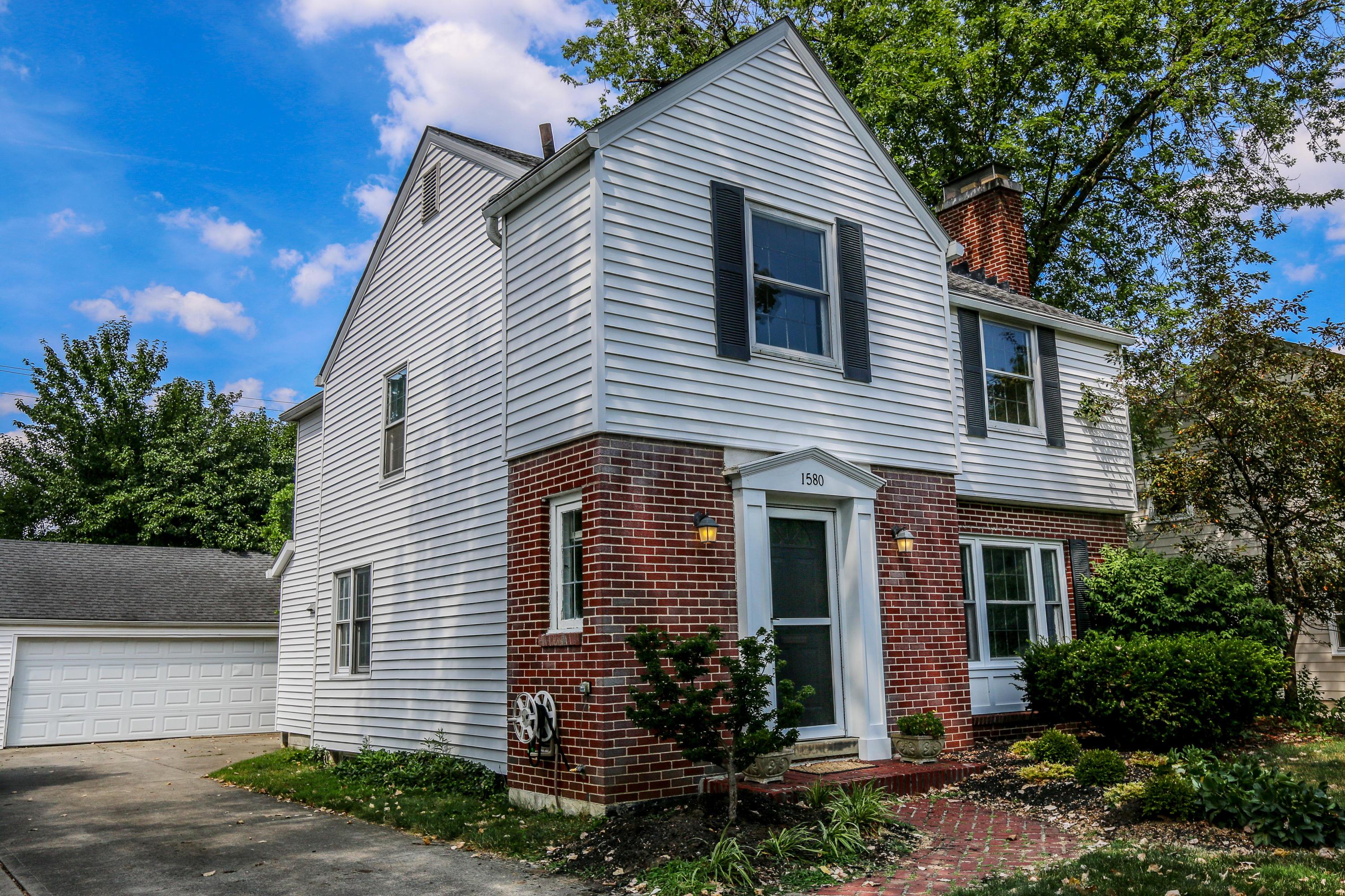 1580 Berkshire Road Upper Arlington, OH 43221 - Photo 4 of 60