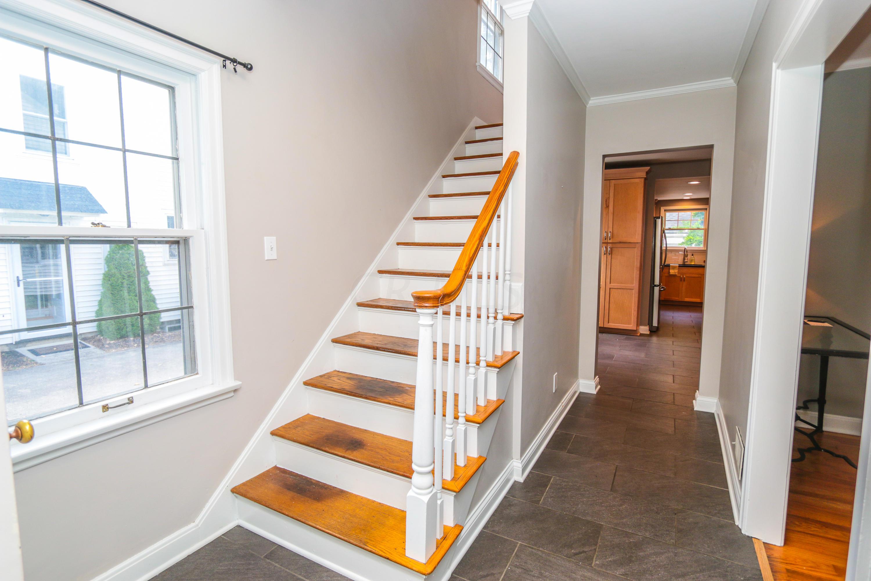 1580 Berkshire Road Upper Arlington, OH 43221 - Photo 7 of 60