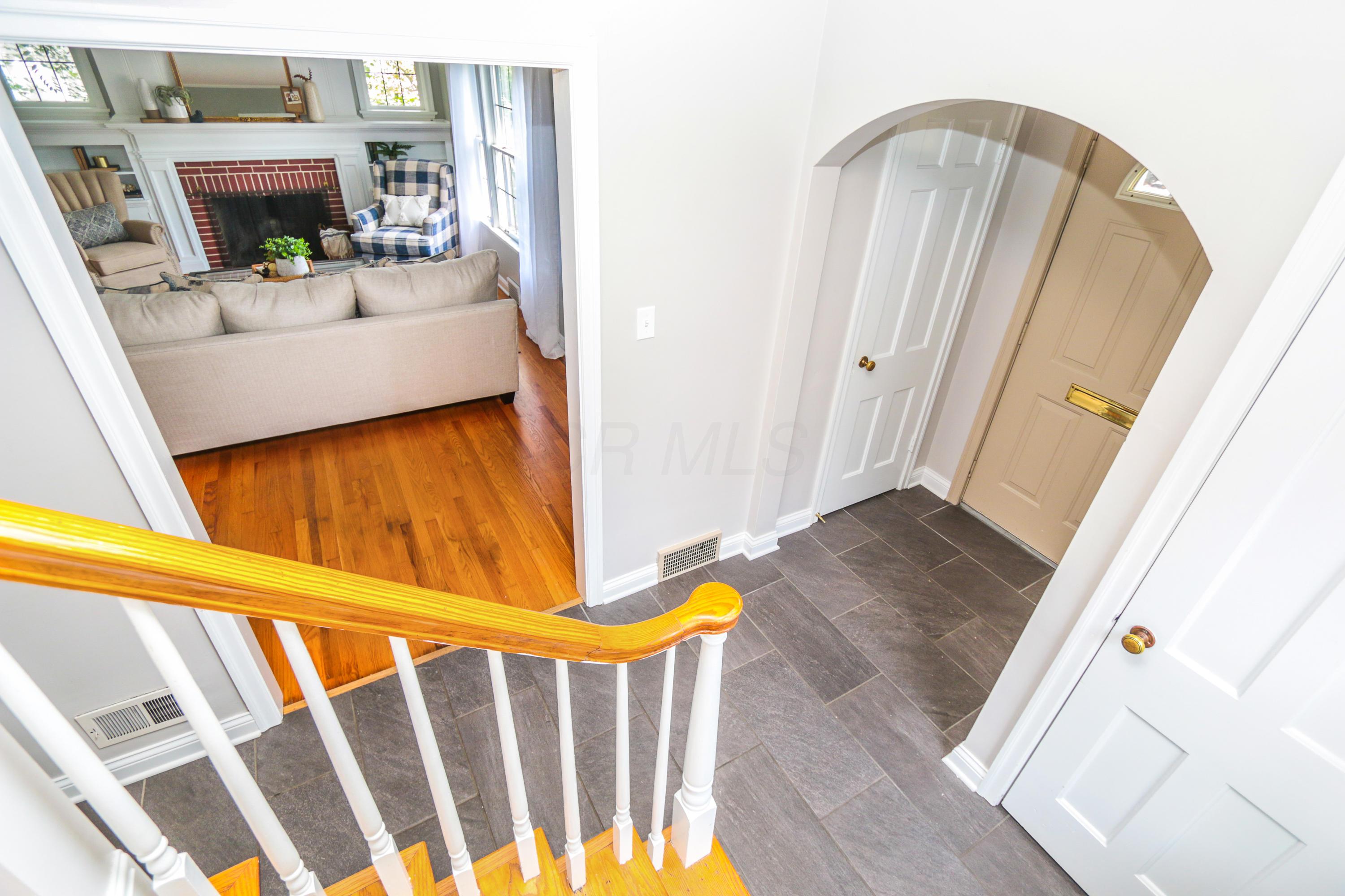 1580 Berkshire Road Upper Arlington, OH 43221 - Photo 8 of 60
